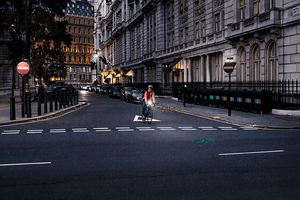 Beryl / Blaze Laserlight projects a green bike symbol onto the road